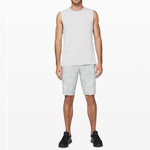 Lululemon Mens T.H.E. Linerless Shorts Size Medium Style# M7AATS